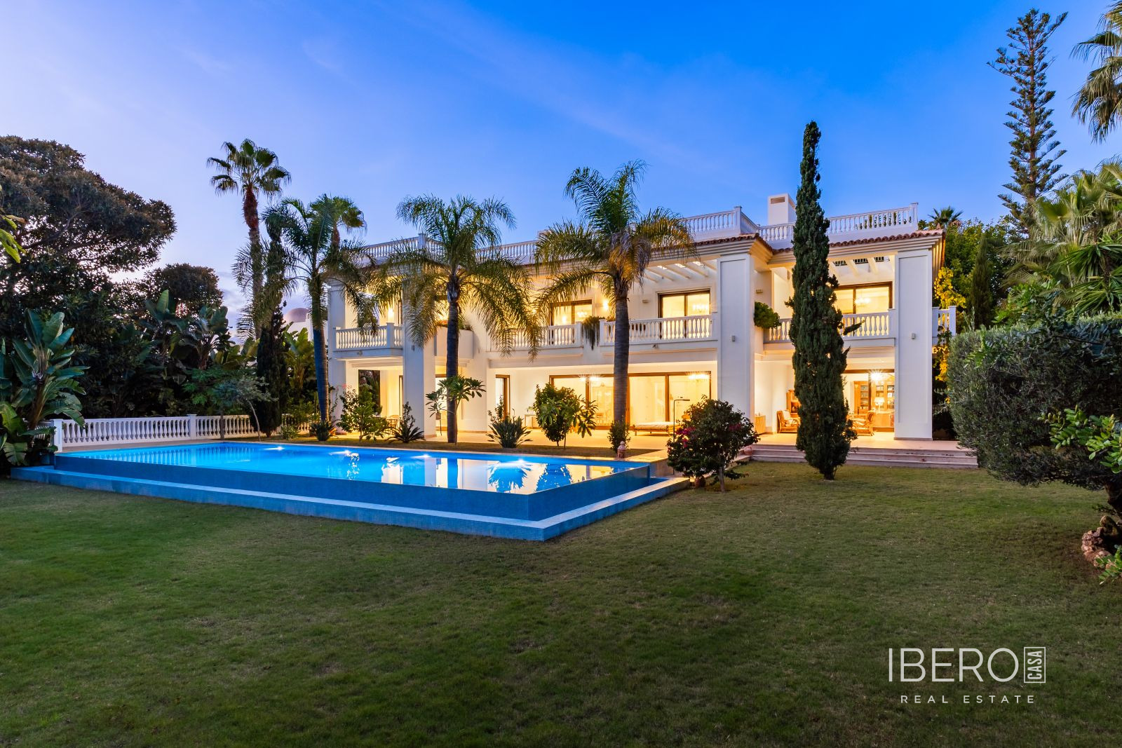 Nový dům se 7 ložnicemi a výhledem na moře, Estepona