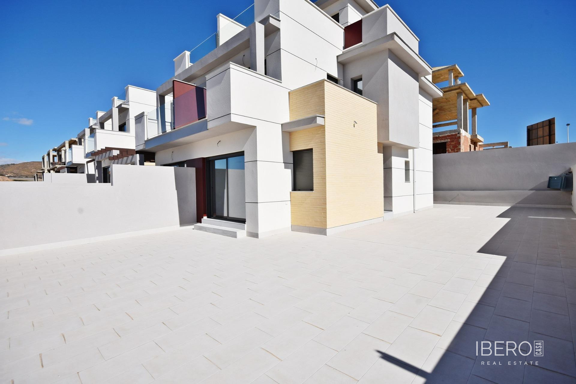 Rozestavěný dům se 3 ložnicemi a výhledem na moře, Puerto de Mazarron