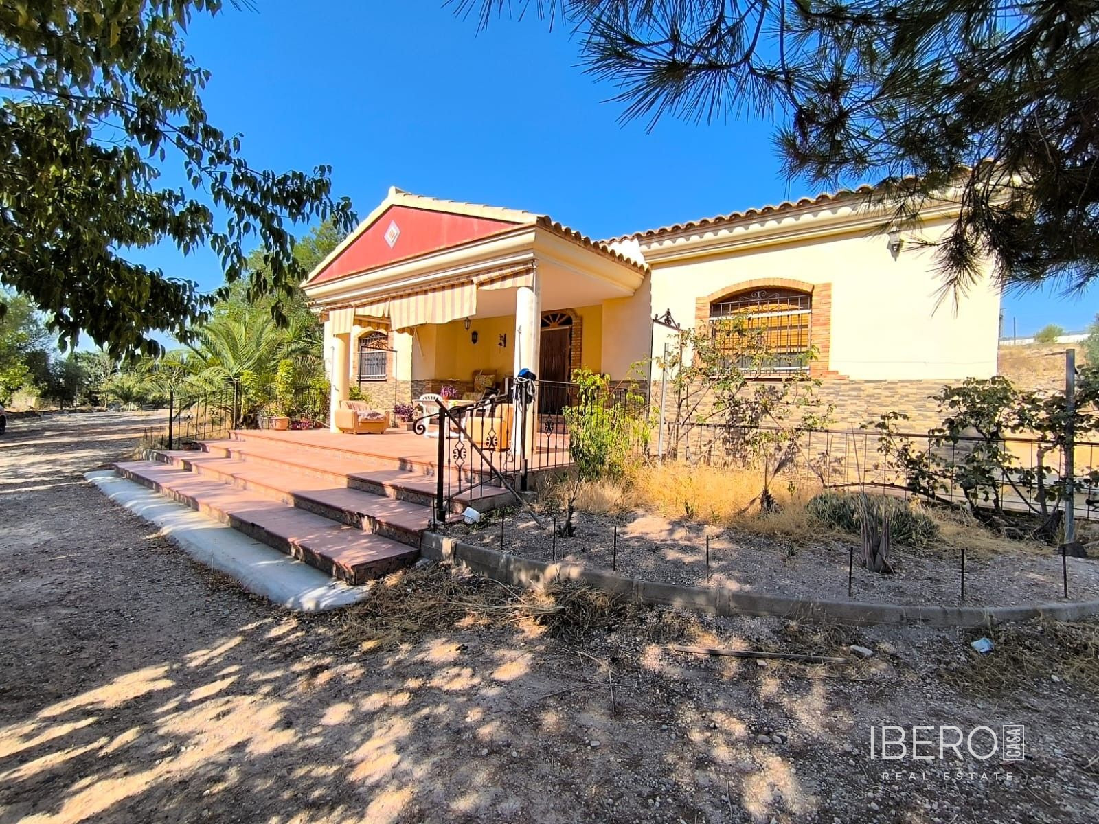 Casa de 5 dormitorios con chimenea, Jumilla