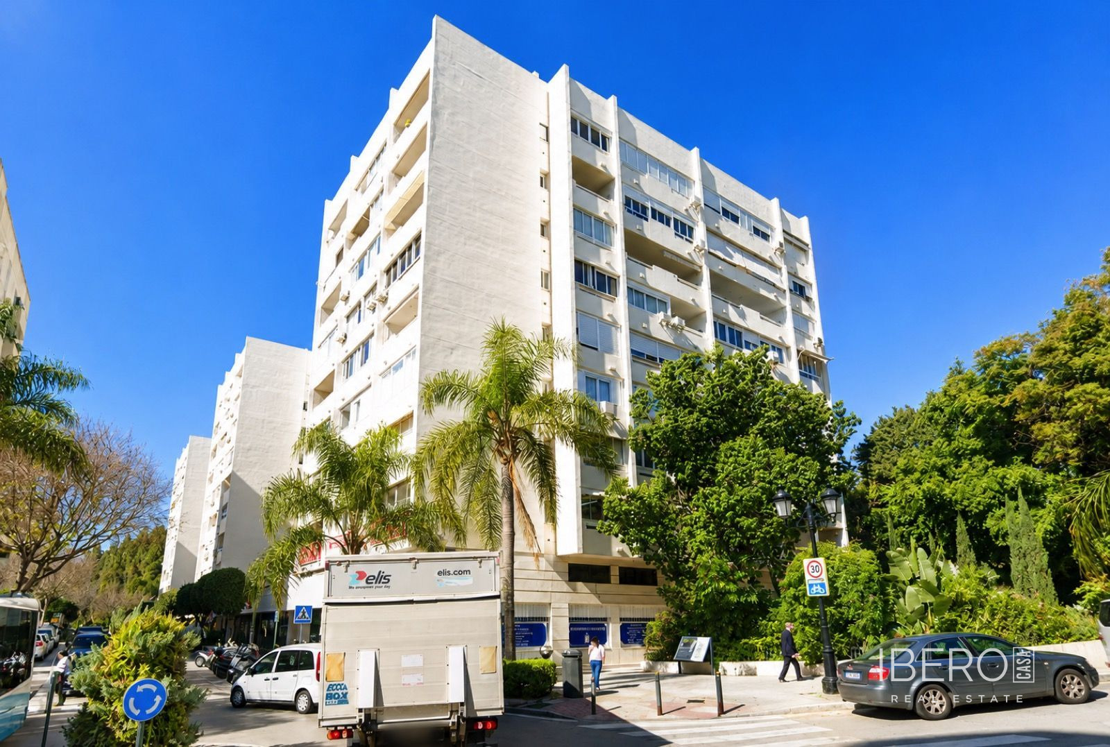 Zrekonstruovaný apartmán se 3 ložnicemi kousek od mariny, Marbella