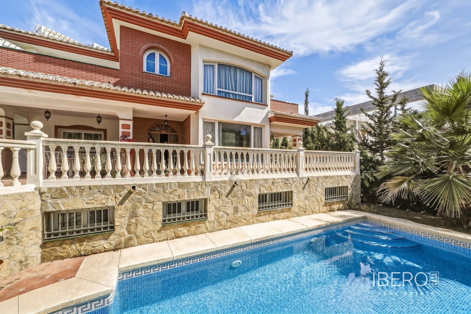 Původní dům s 5 ložnicemi a výhledem na moře, Benalmadena