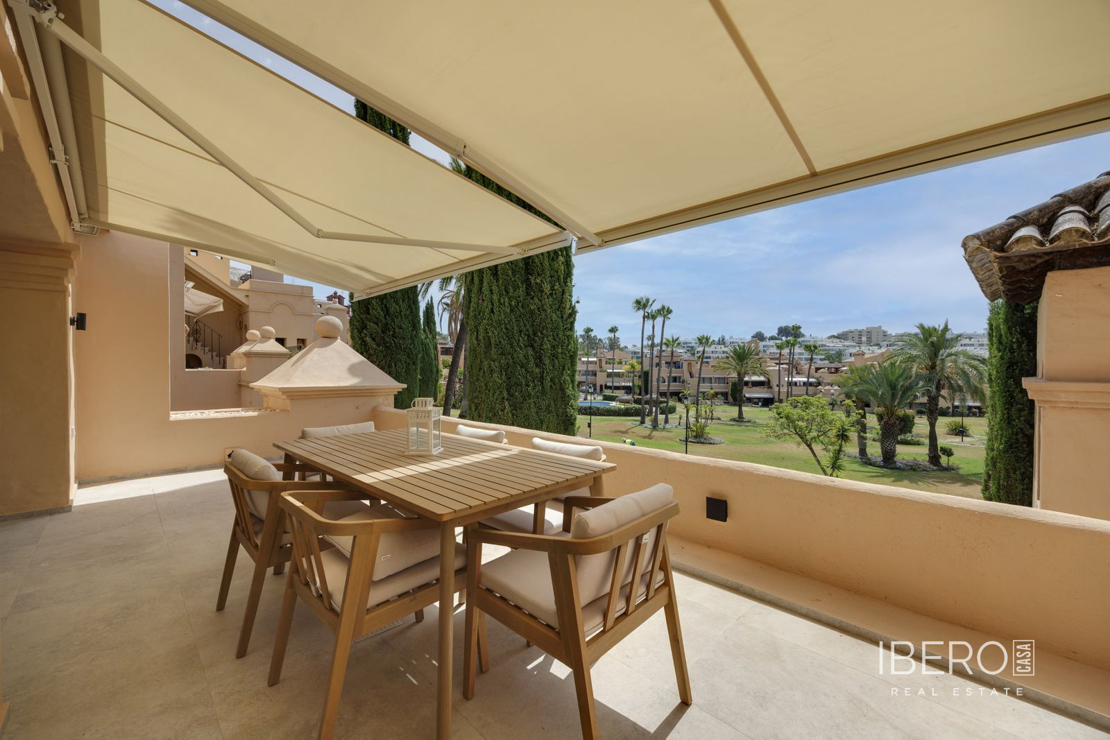 Zrekonstruovaný apartmán se 3 ložnicemi a výhledem na moře, Estepona