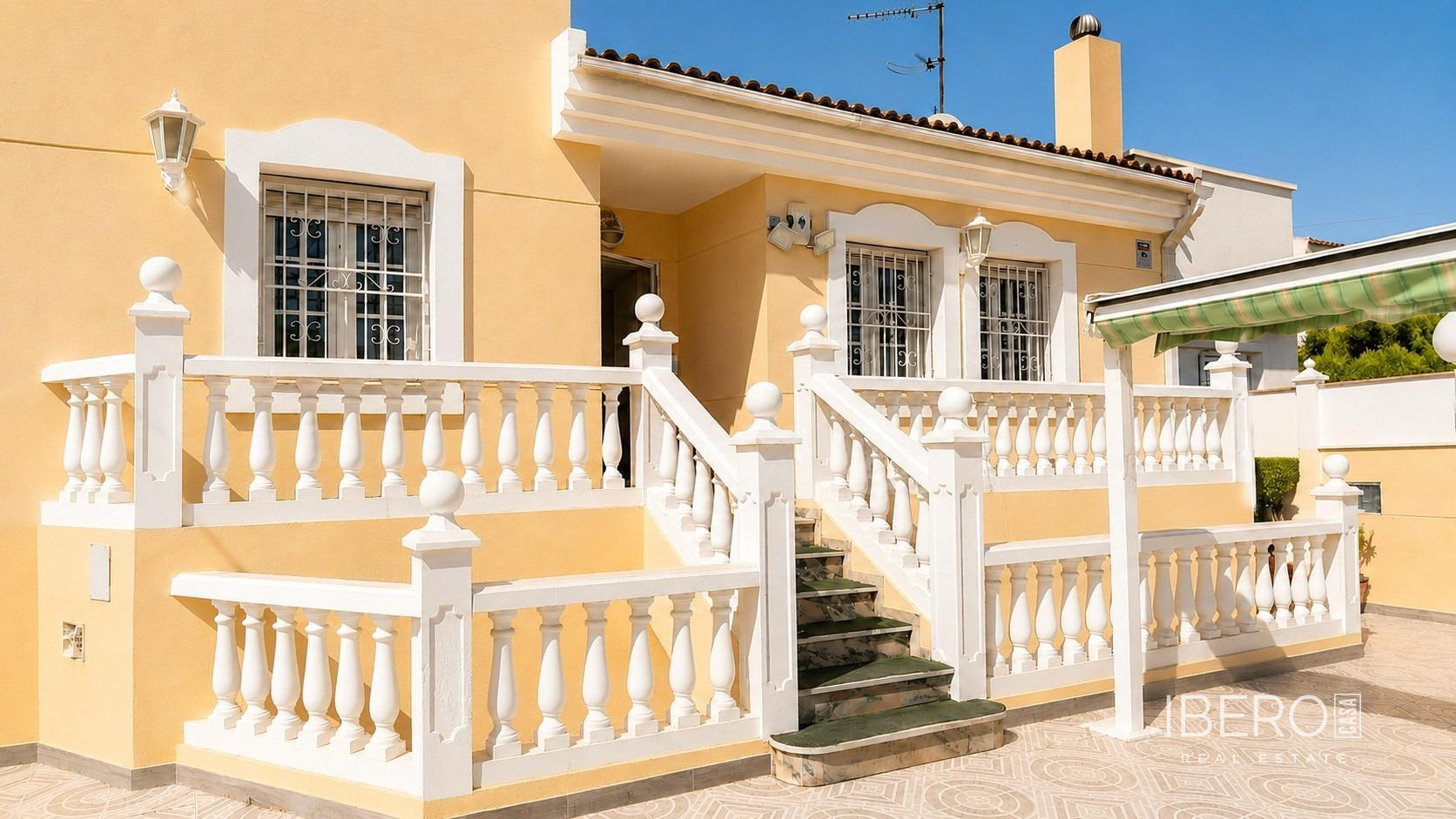 Dům s 5 ložnicemi, Almeria