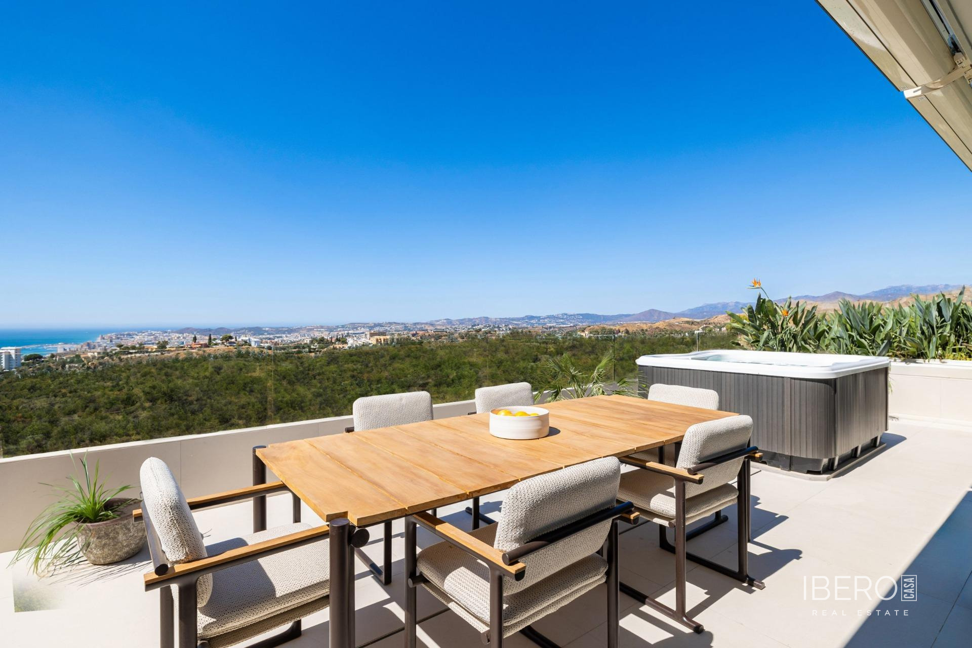 Nový apartmán se 3 ložnicemi a výhledem na moře, Fuengirola