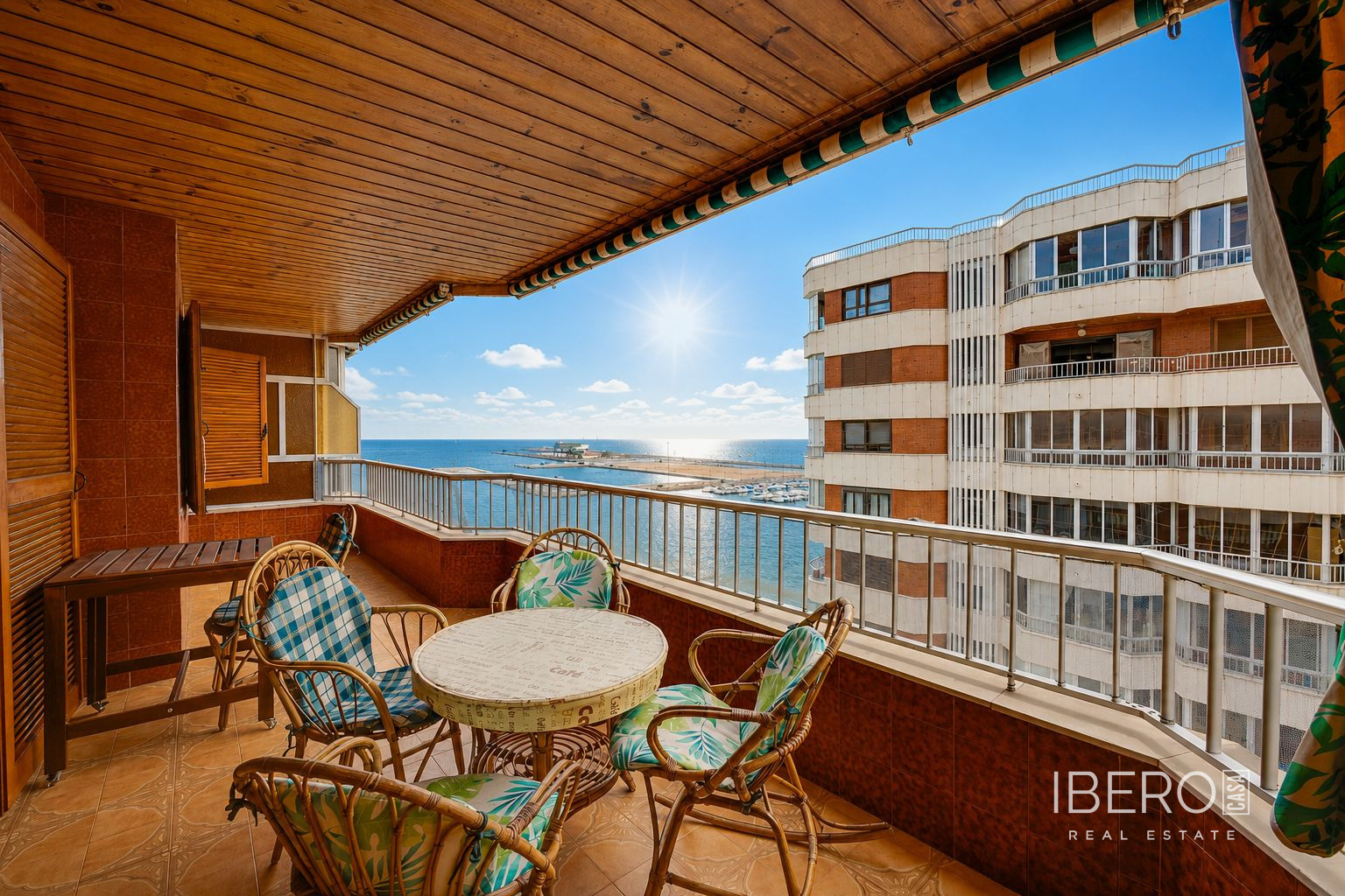 Apartamento de 3 dormitorios con vistas al mar, Torrevieja