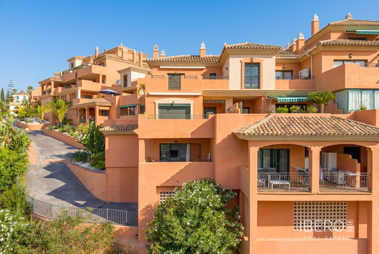 Apartamento de 3 dormitorios con vistas al golf, Elviria