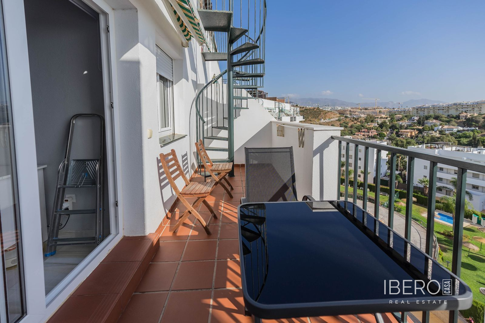 Apartamento de 2 dormitorios con vistas al mar, Mijas Costa