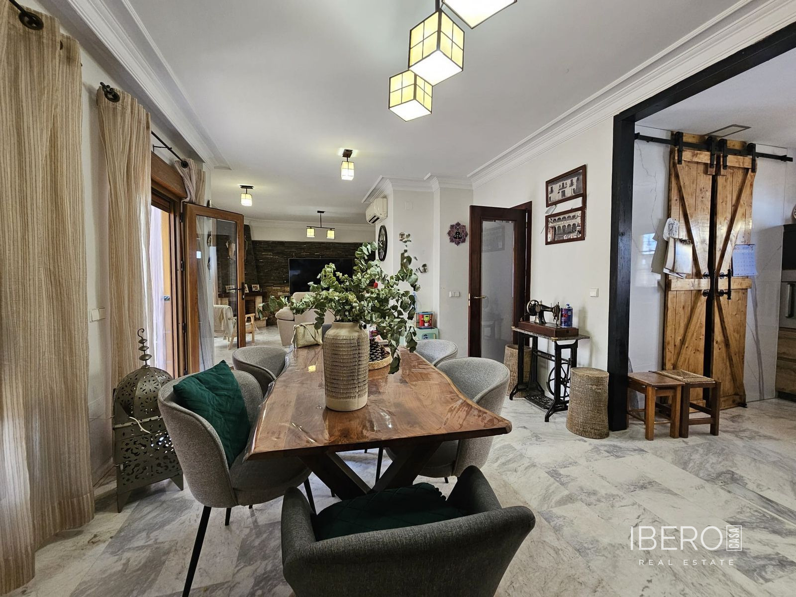 Casa de 5 dormitorios con chimenea, Los Pacos