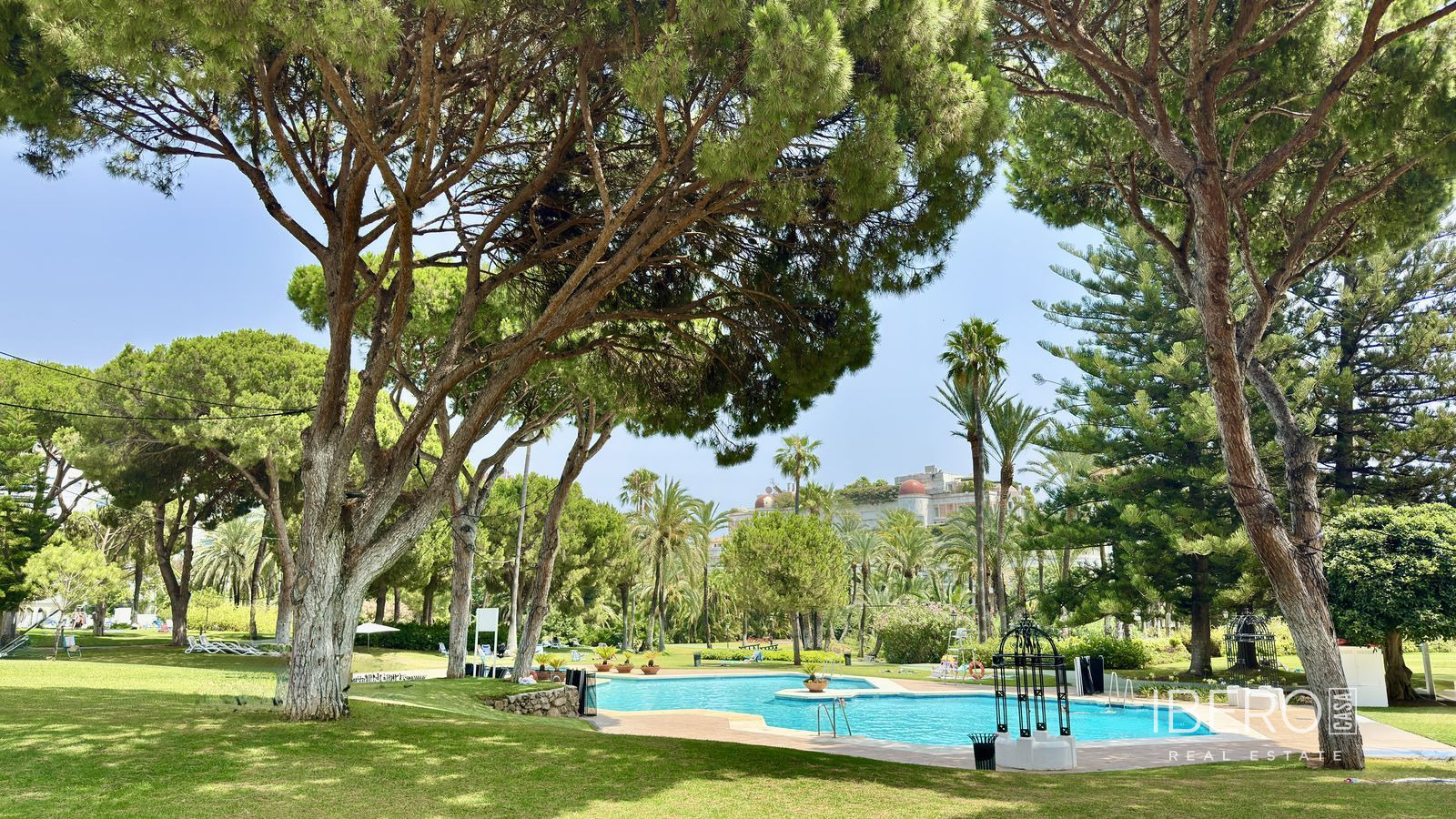 Apartamento de 2 dormitorios con vistas al mar, Puerto Banús