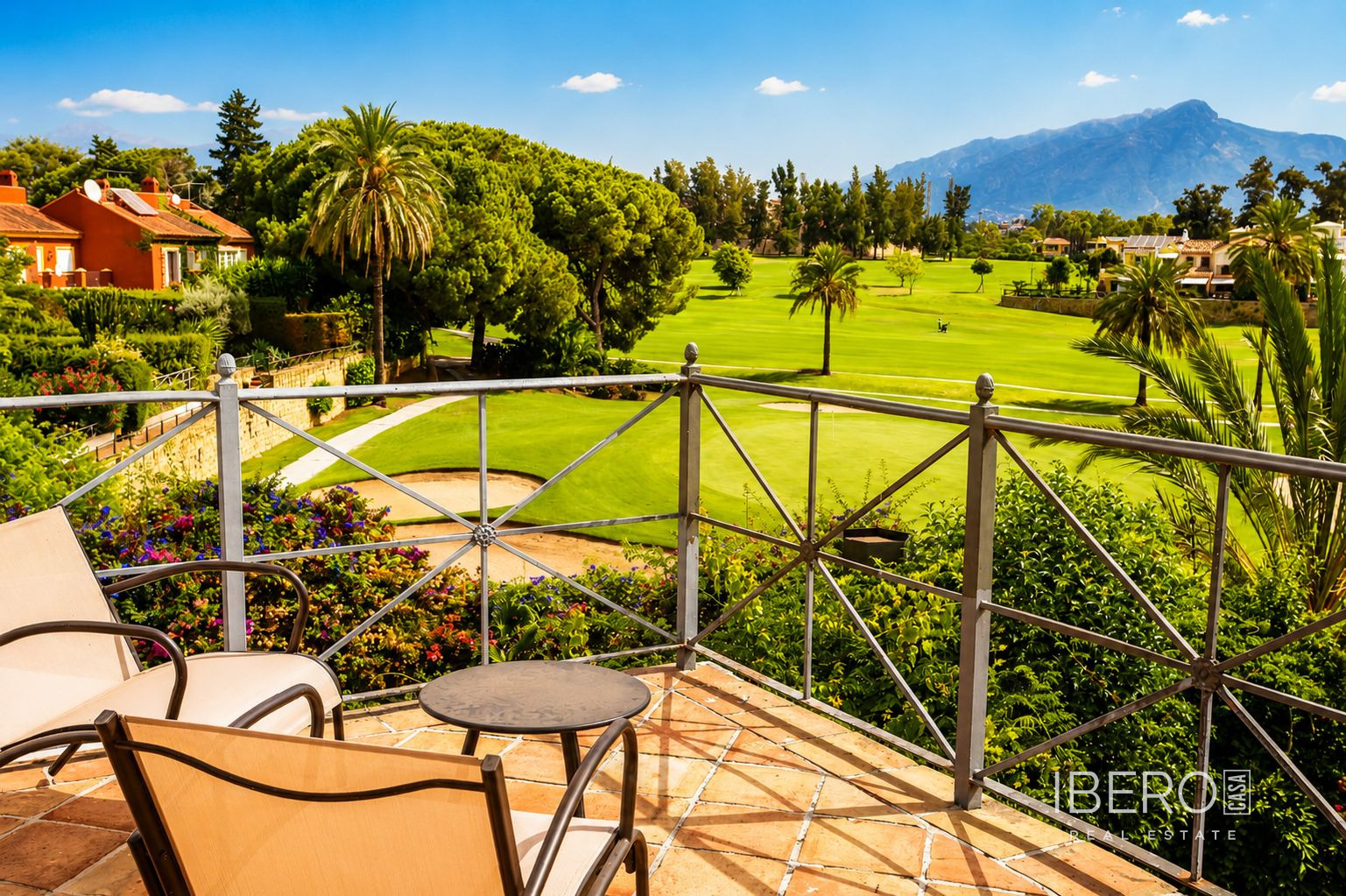 Zrekonstruovaný dům se 6 ložnicemi a výhledem na golf, Guadalmina Alta