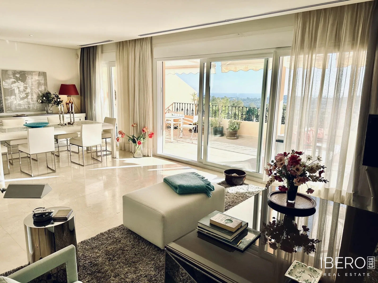 2-bedroom apartment with sea view, Nueva Andalucía