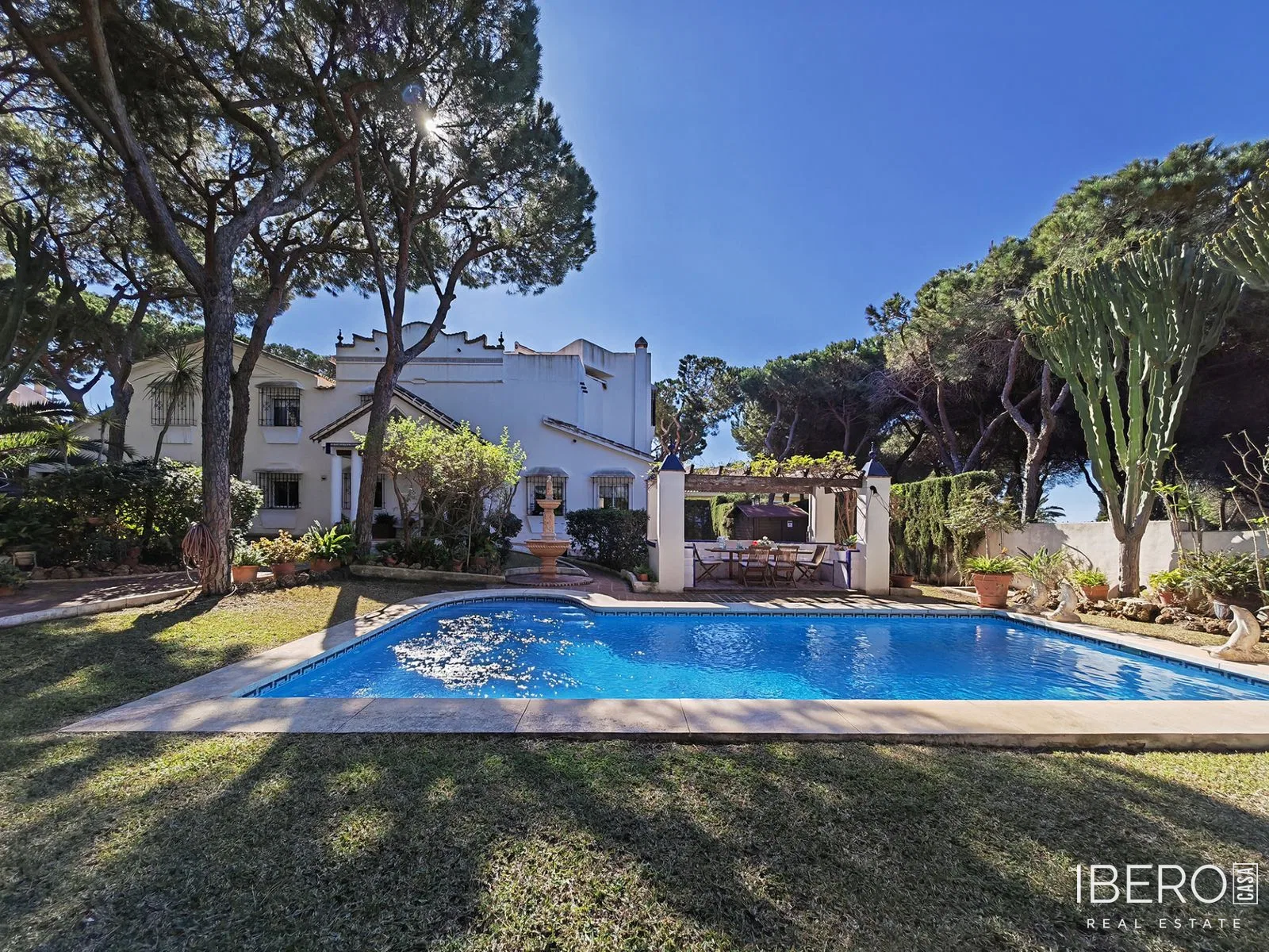 4-bedroom house with sea view, Marbesa