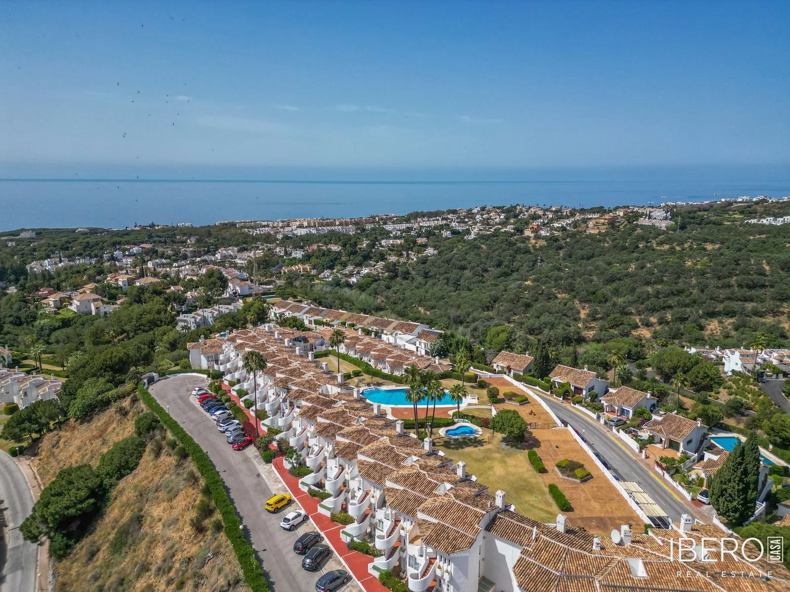 Apartamento de 2 dormitorios con vistas al mar, Calahonda