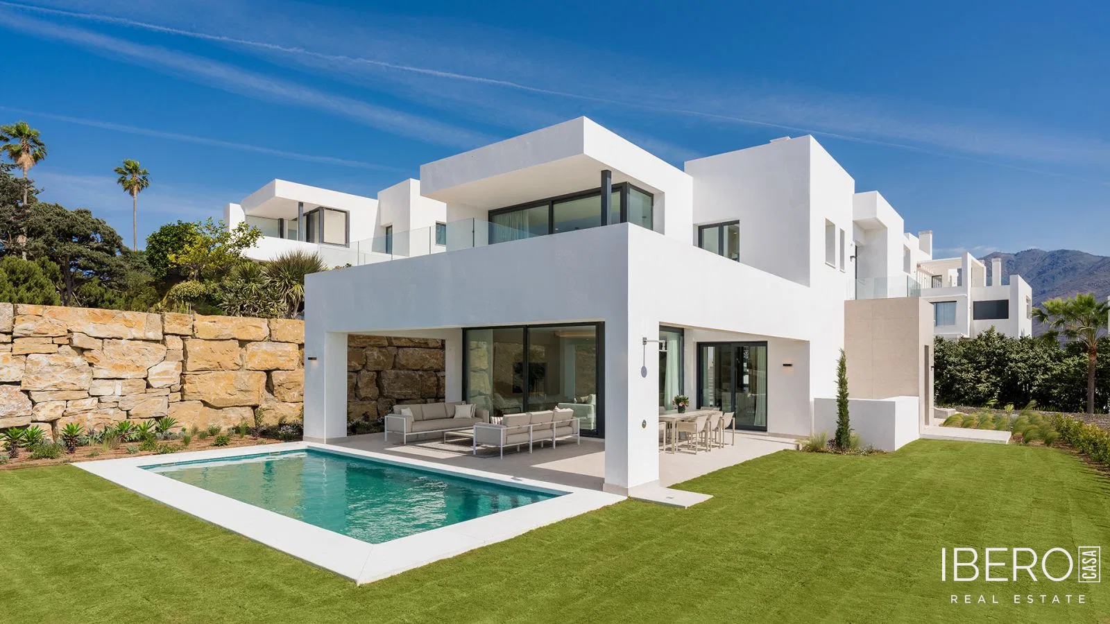 Nový dům se 3 ložnicemi a výhledem na moře, Estepona