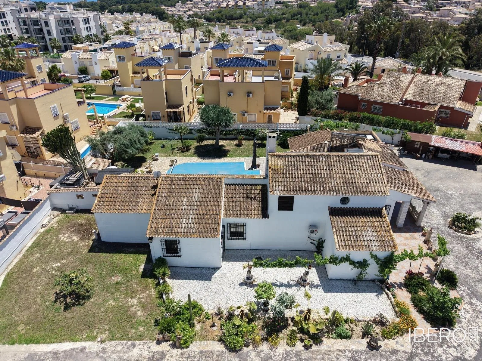 Dům se 4 ložnicemi a střešní terasou, Villamartin