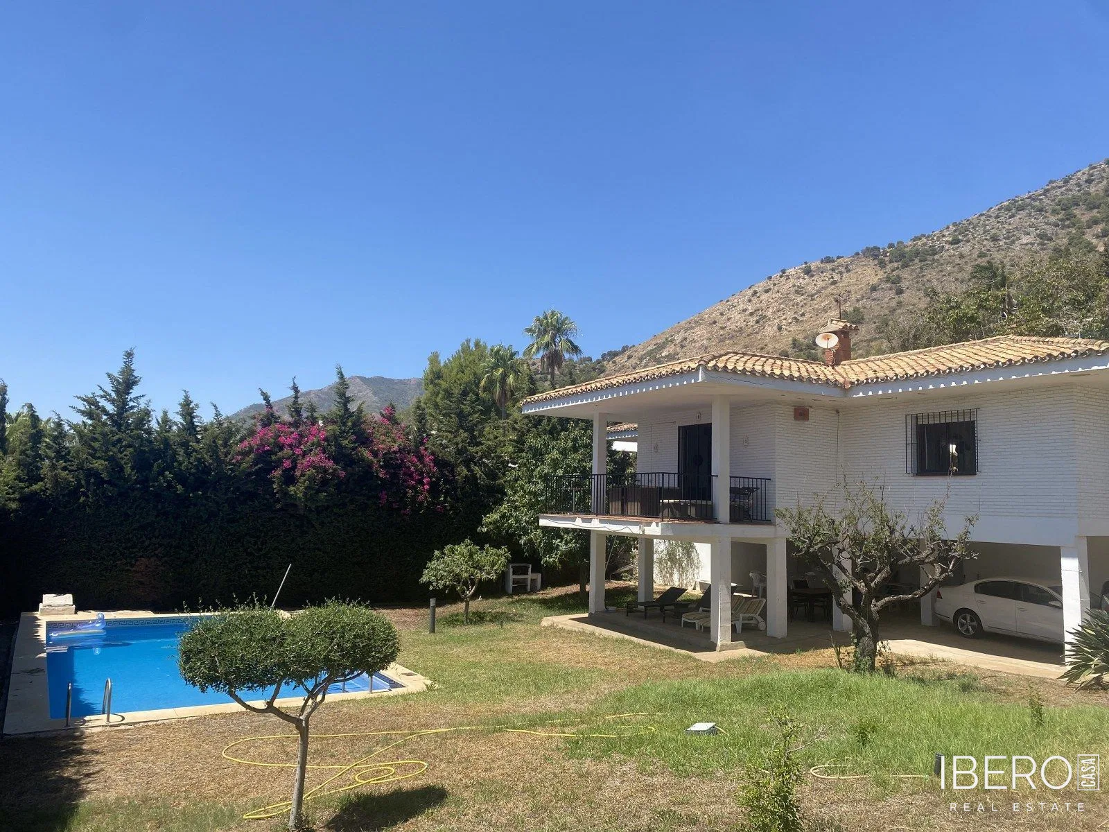Casa a reformar de 3 dormitorios con vistas al mar, La Capellania