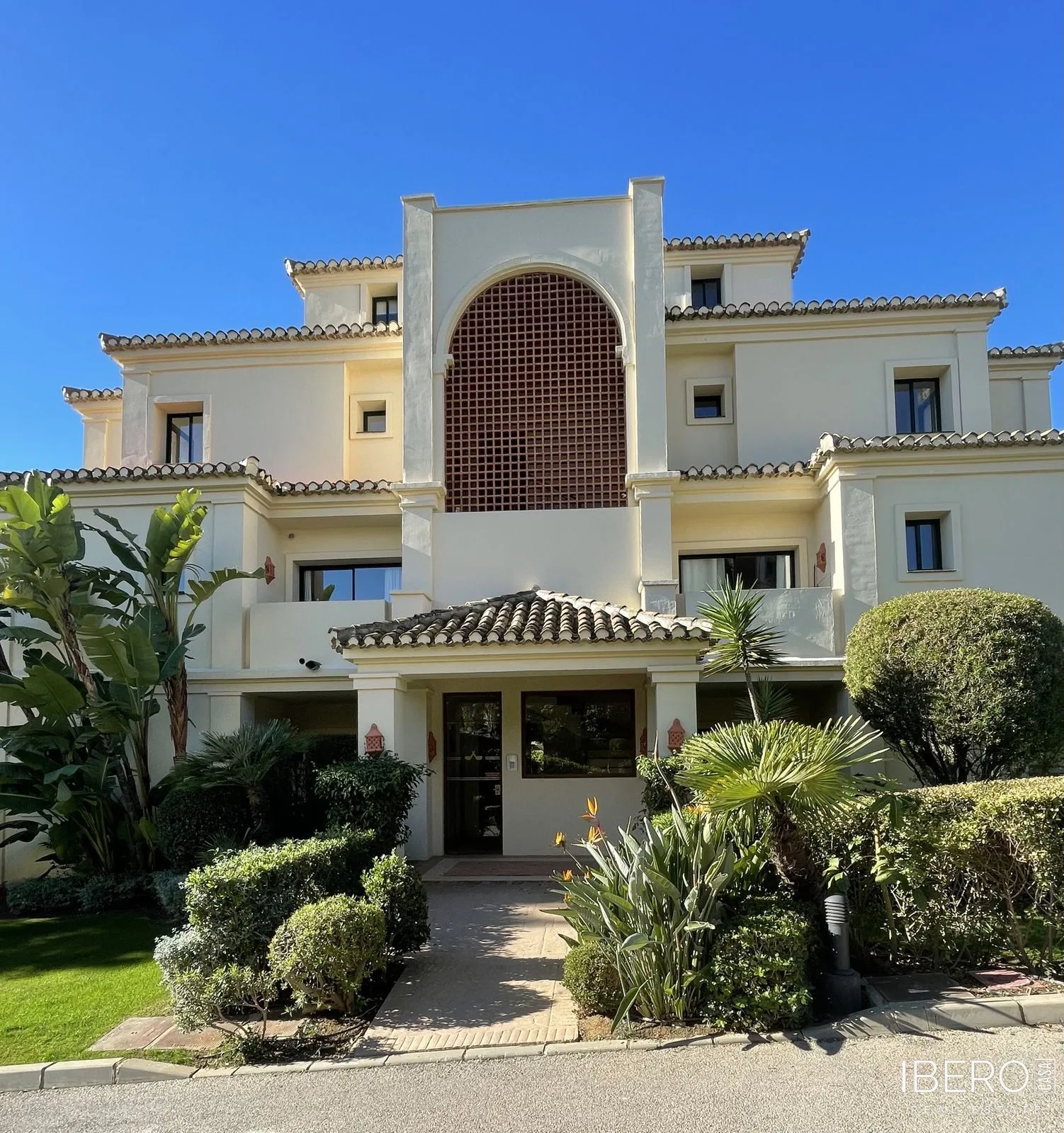 Zrekonstruovaný apartmán s 5 ložnicemi a výhledem na golf, Benahavís