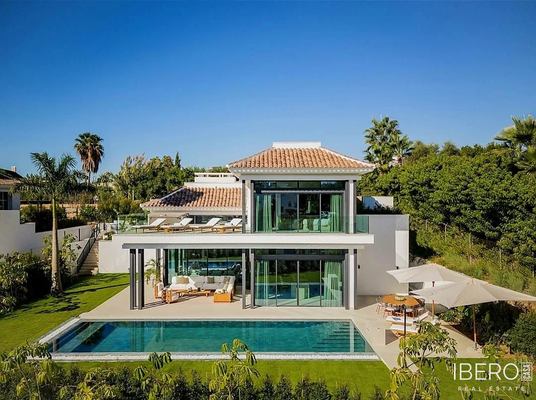 Nový dům se 4 ložnicemi kousek od moře, Marbella