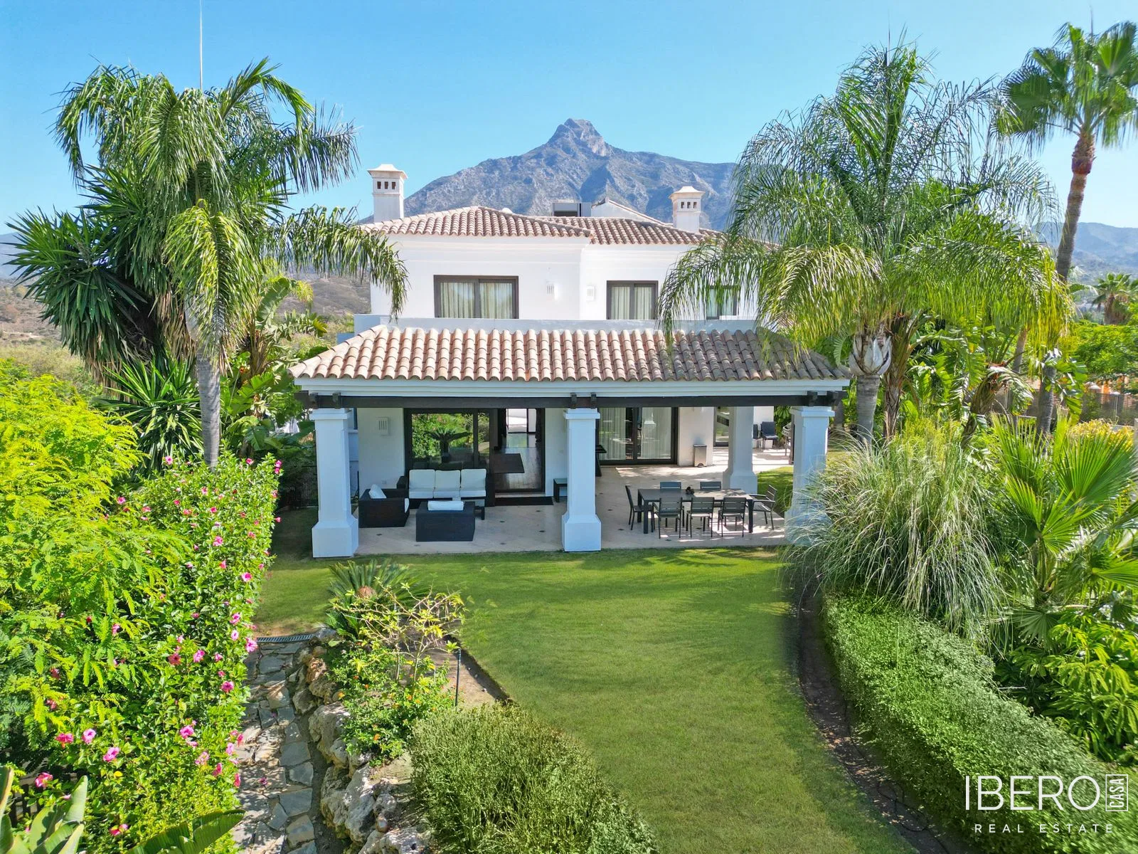 Renovation project 4-bedroom house with sea view, The Golden Mile