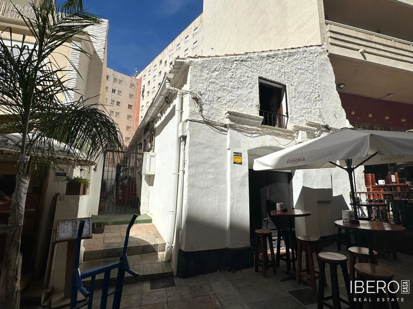 Původní dům se 4 ložnicemi kousek od mariny, Marbella