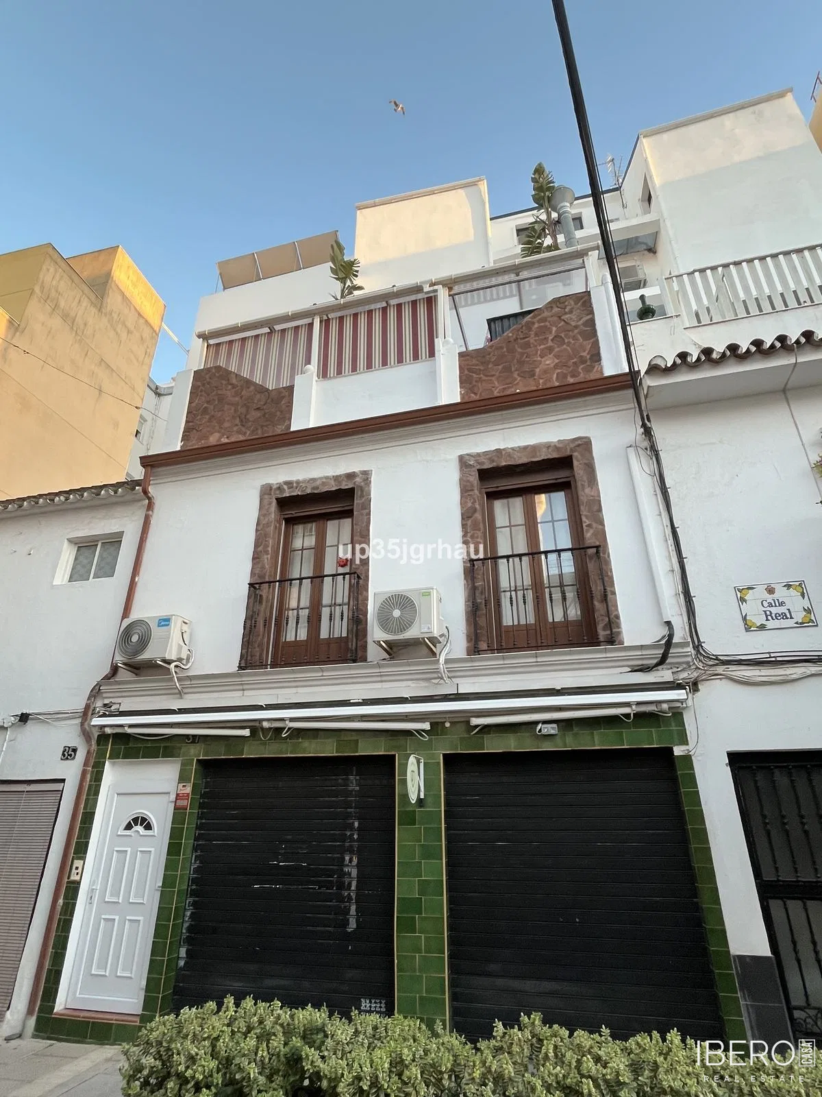 Zrekonstruovaný dům se 4 ložnicemi kousek od moře, Estepona
