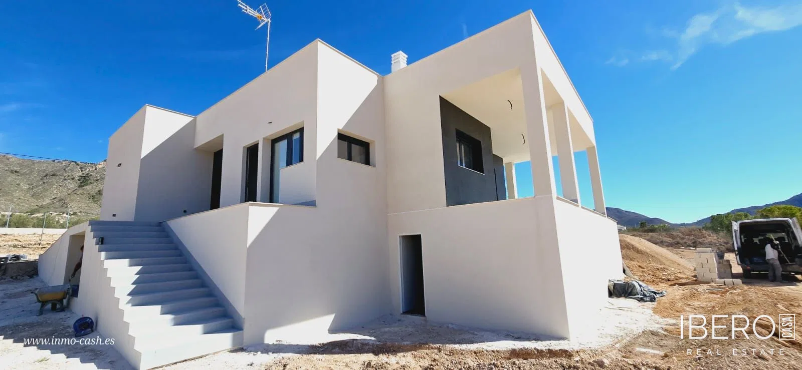 Casa de 3 dormitorios con terraza en la azotea, Macisvenda