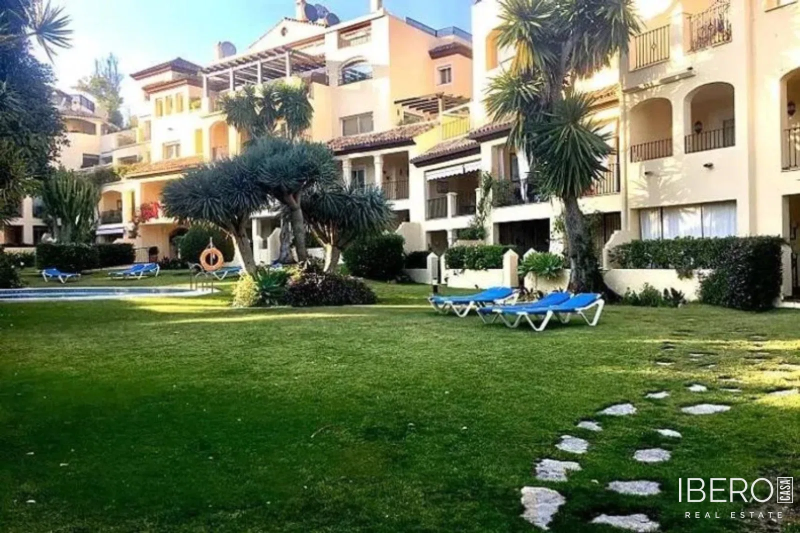 Zrekonstruovaný apartmán se 2 ložnicemi, Guadalmina Alta