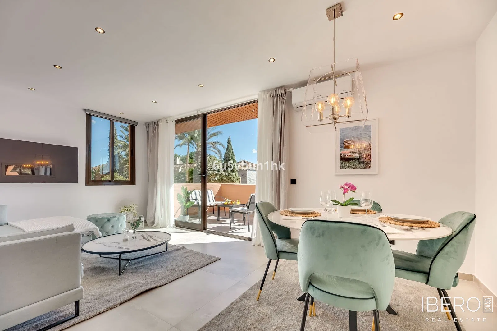 Zrekonstruovaný apartmán s 5 ložnicemi kousek od moře, Estepona