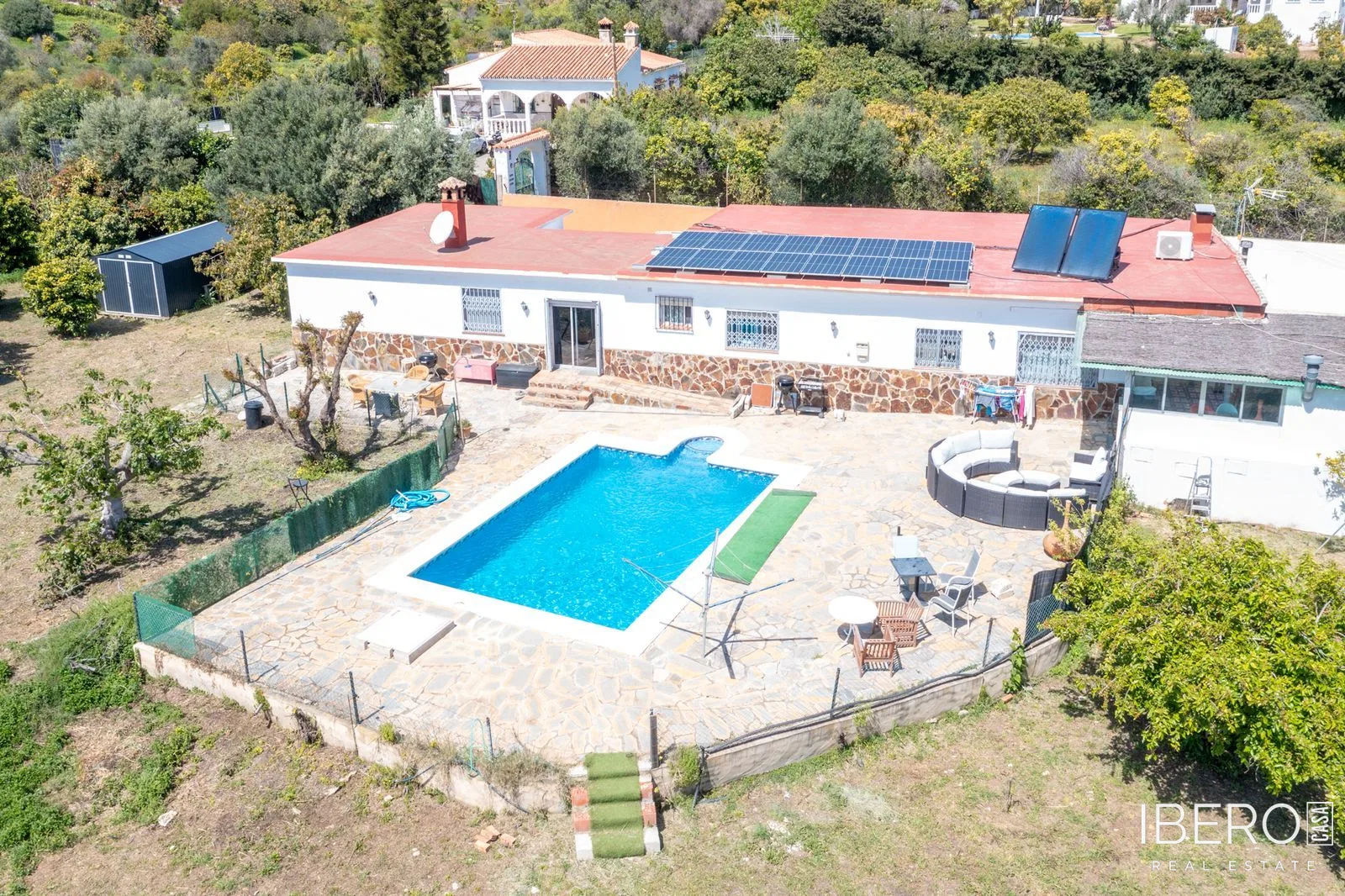 Původní dům s 10 ložnicemi kousek od moře, Estepona