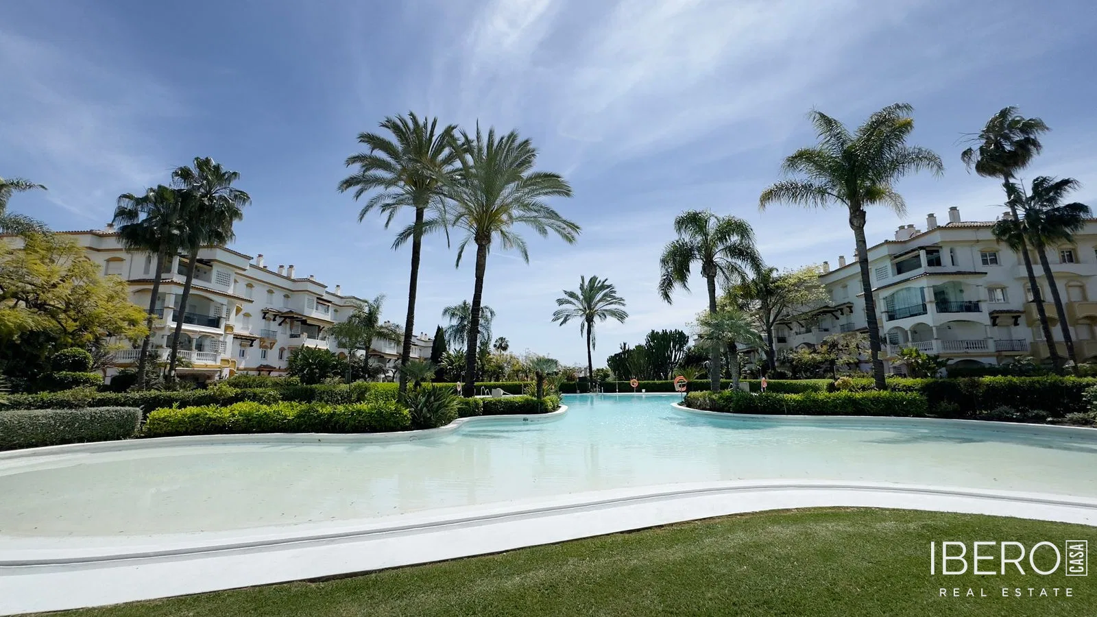 Zrekonstruovaný apartmán se 4 ložnicemi kousek od mariny, Marbella