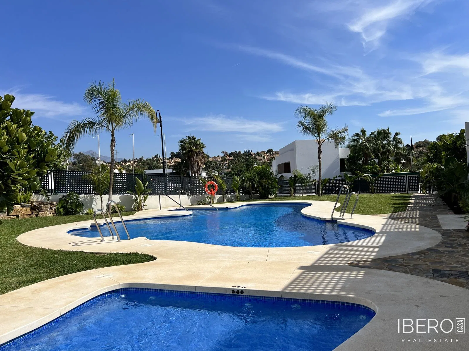 Dům se 3 ložnicemi a střešní terasou, Estepona