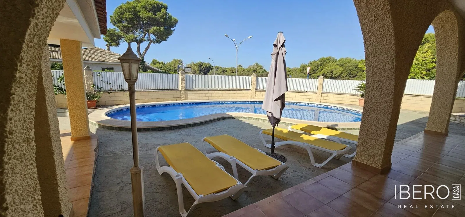 Dům s 5 ložnicemi kousek od mariny, Campoamor