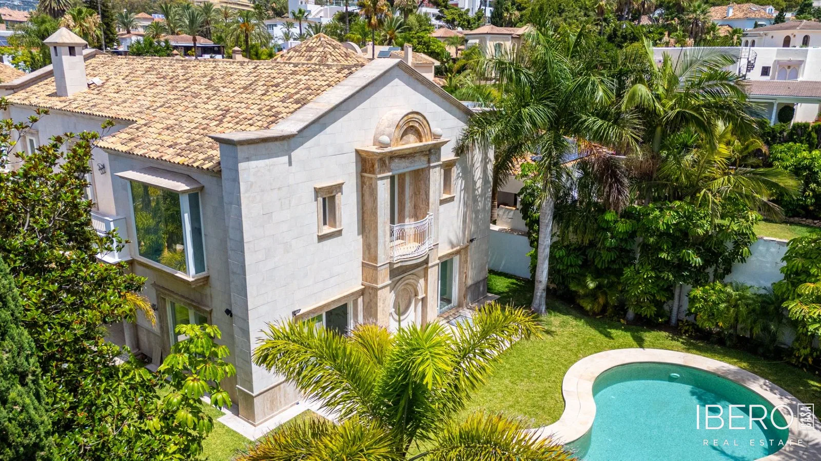 Dům se 4 ložnicemi kousek od moře, Marbella
