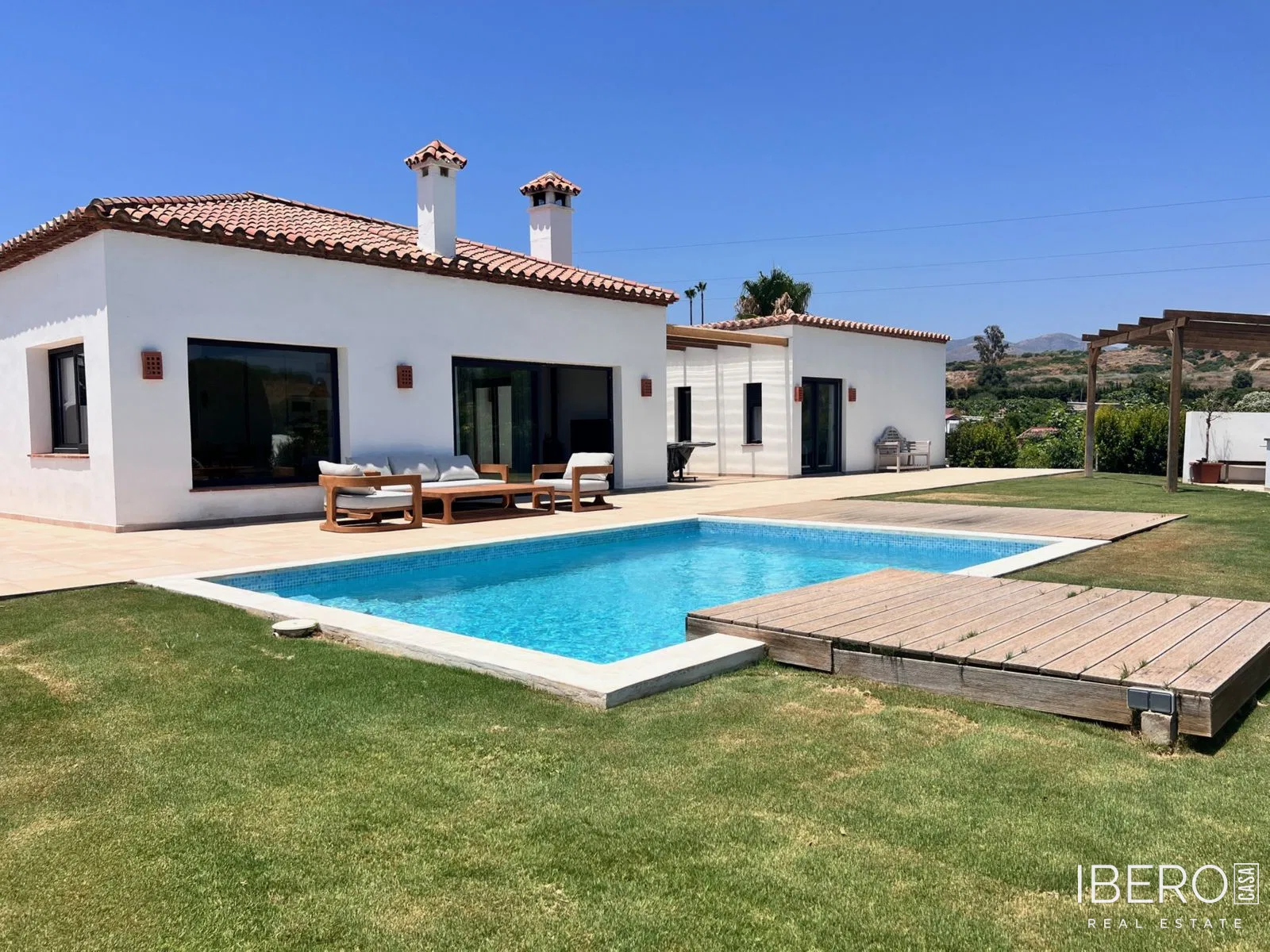 3-bedroom house near the sea, New Golden Mile