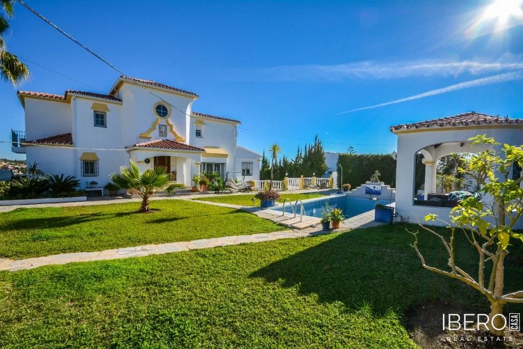 Dům s 8 ložnicemi a výhledem na moře, Estepona