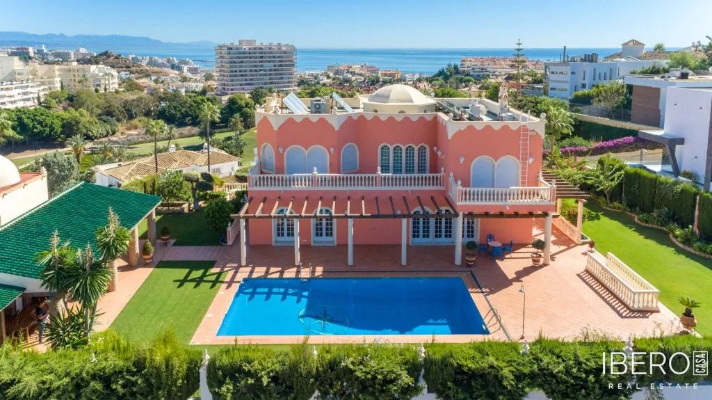 7-bedroom house with sea view, Benalmadena