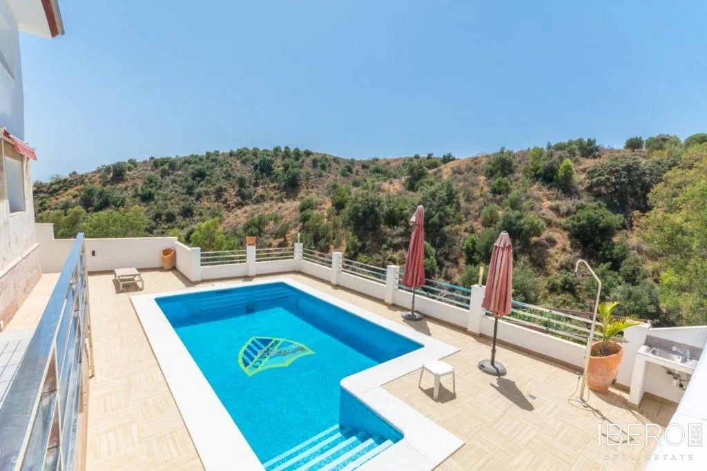 Casa de 5 dormitorios con vistas al mar, Mijas Costa