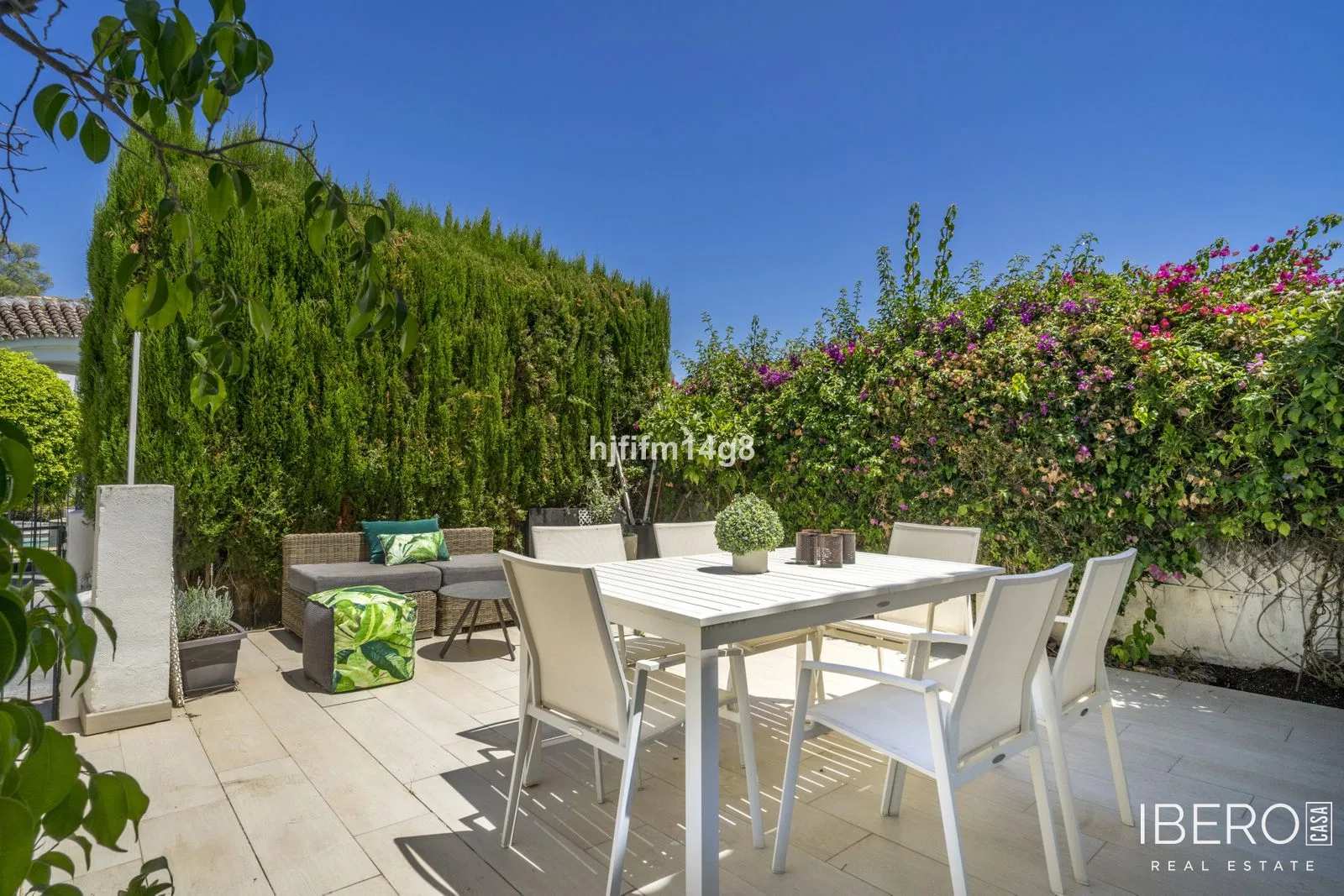 Renovated 2-bedroom house near golf, Nueva Andalucía