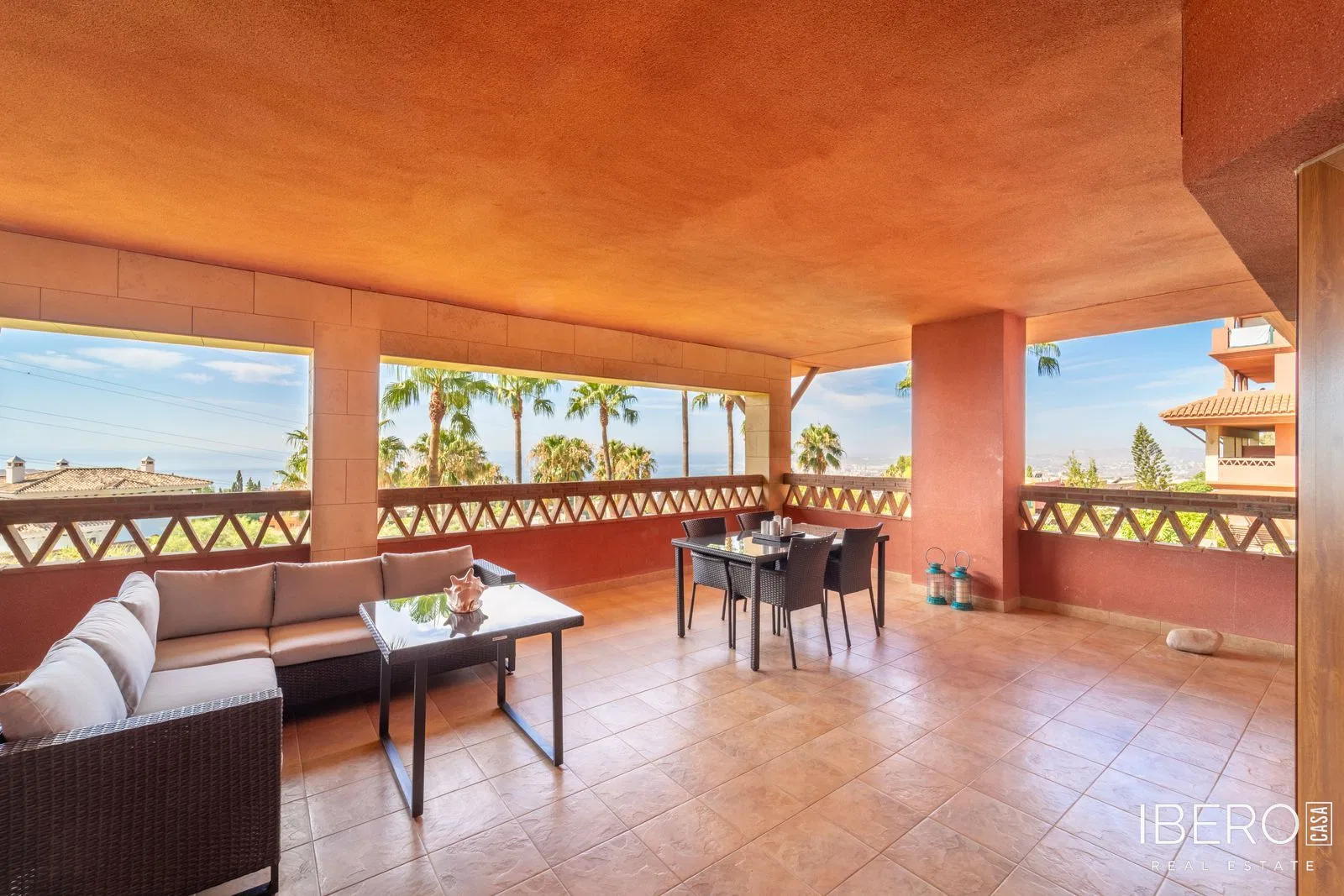 Zrekonstruovaný apartmán se 2 ložnicemi, Benalmadena