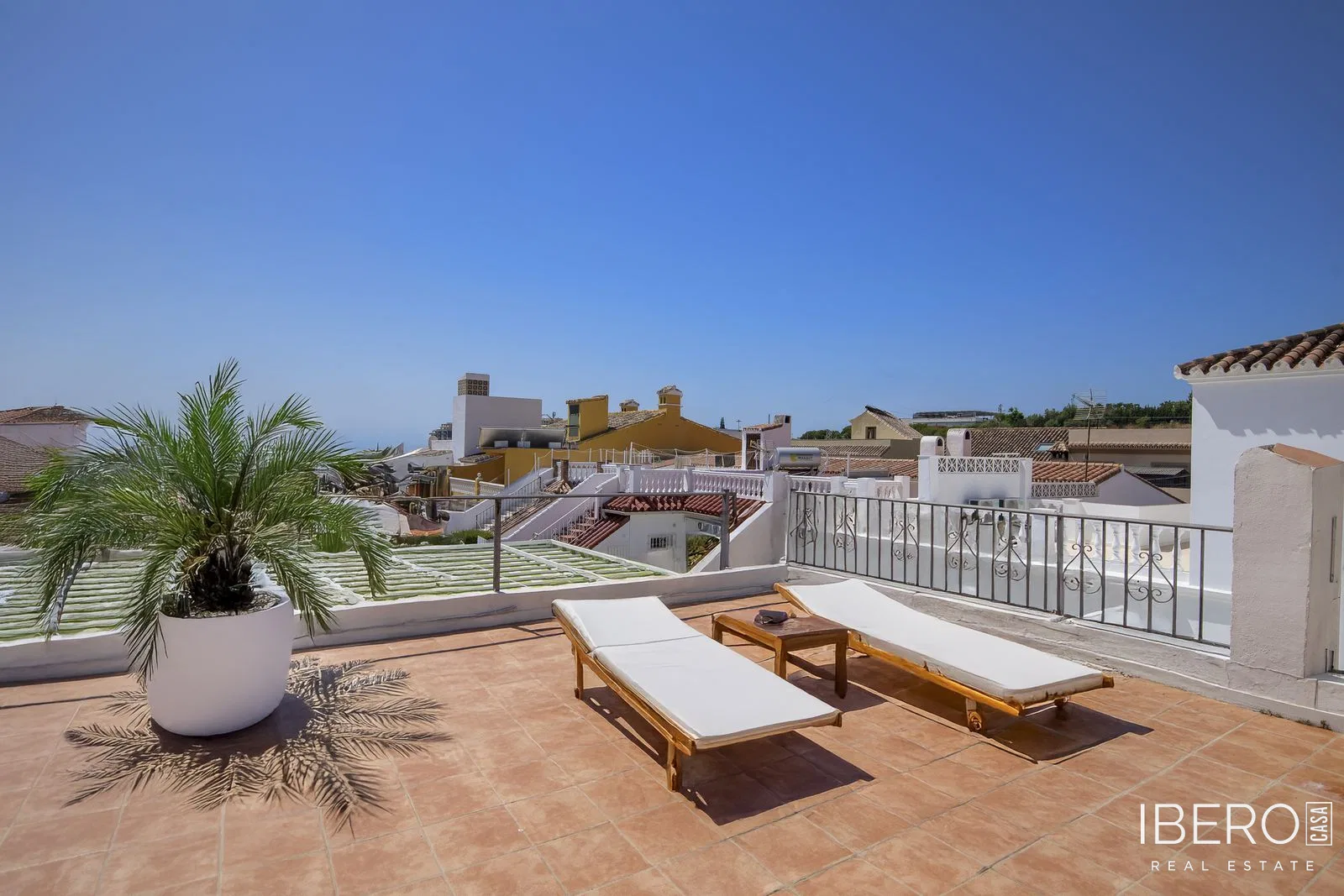 Zrekonstruovaný dům se 4 ložnicemi a střešní terasou, Fuengirola