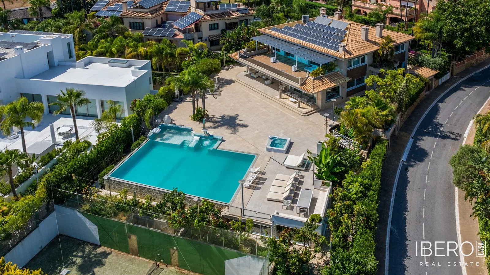 8-bedroom house near the sea, Bahía de Marbella