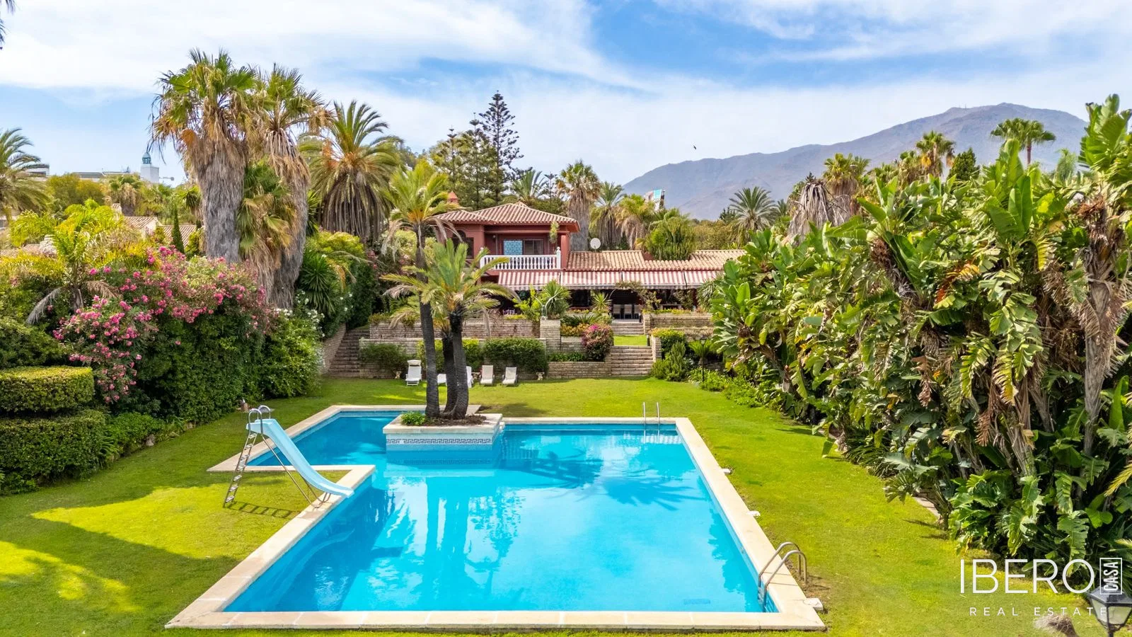 Dům s 9 ložnicemi a výhledem na moře, Estepona