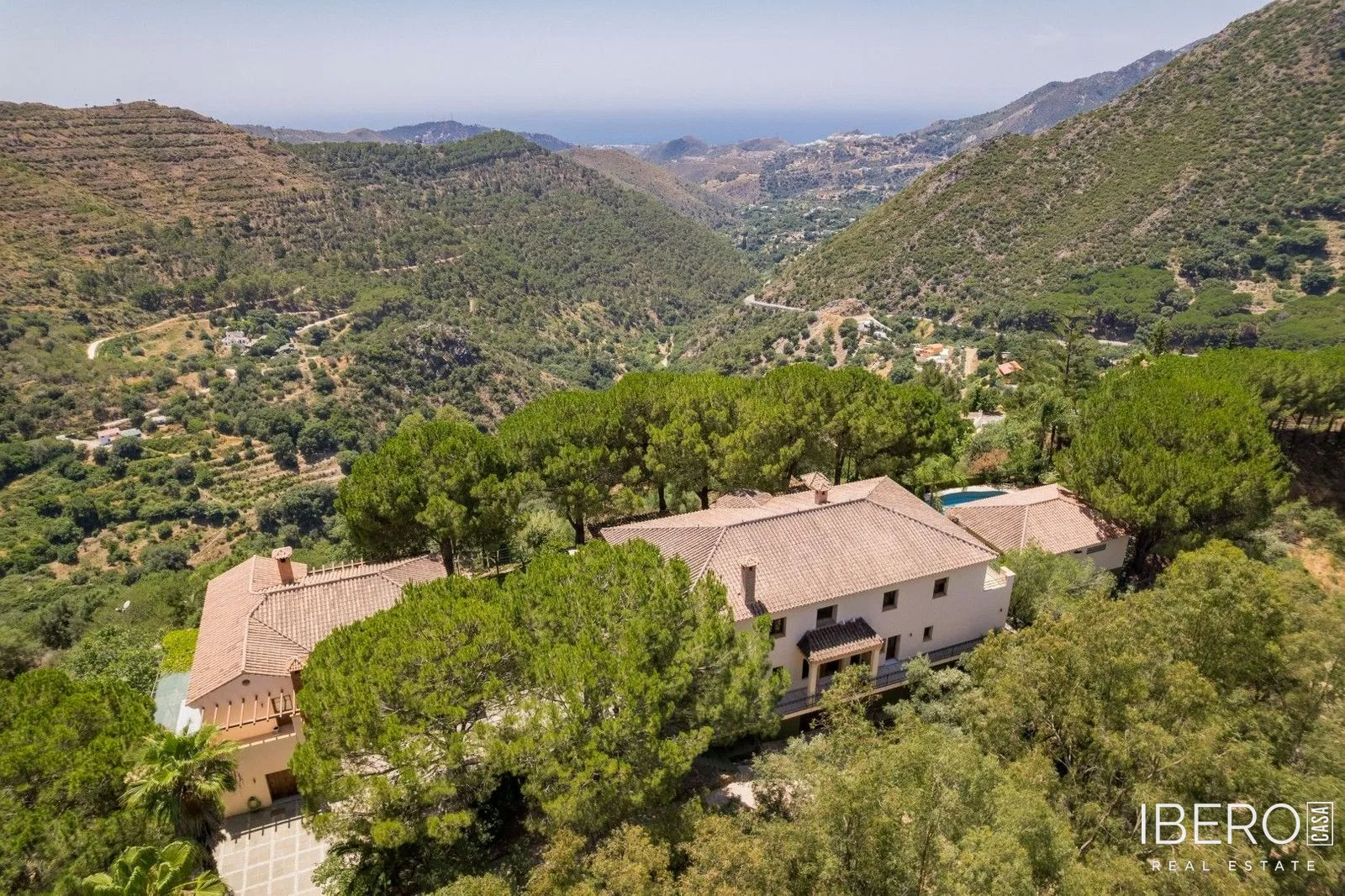 Casa de 9 dormitorios con vistas al mar, Ojén