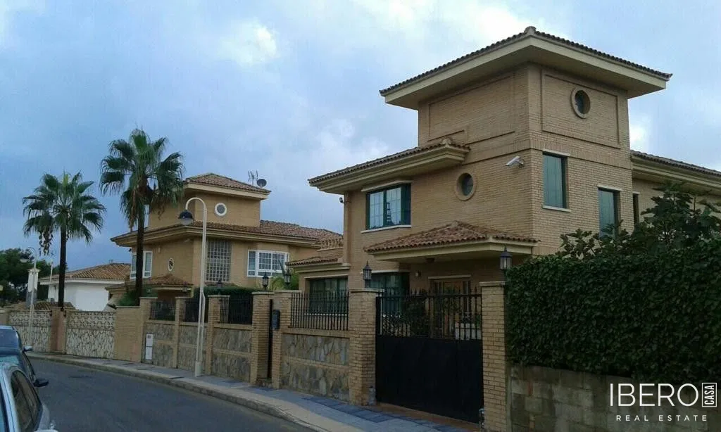 Dům s 8 ložnicemi, Benidorm