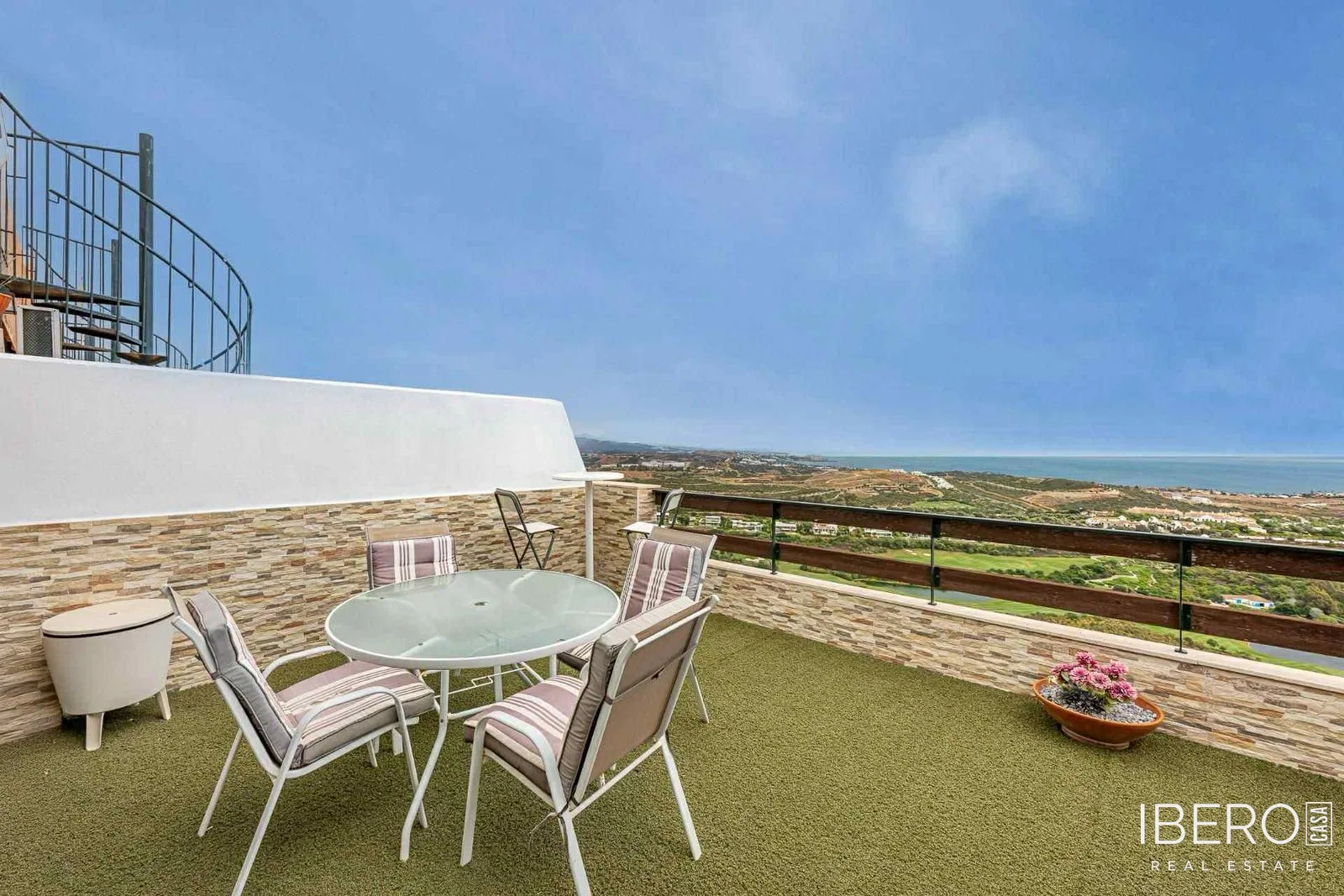 3-bedroom apartment with sea view, Casares