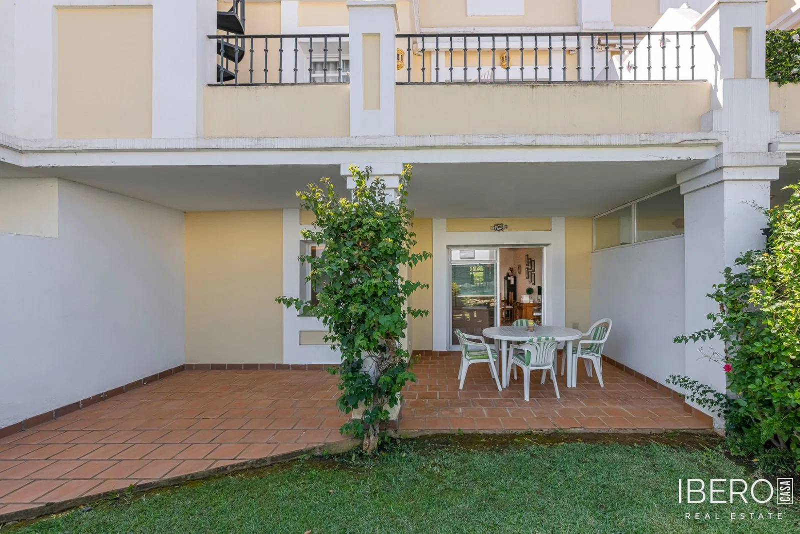 Apartamento de 2 dormitorios con vistas al golf, Nueva Andalucía
