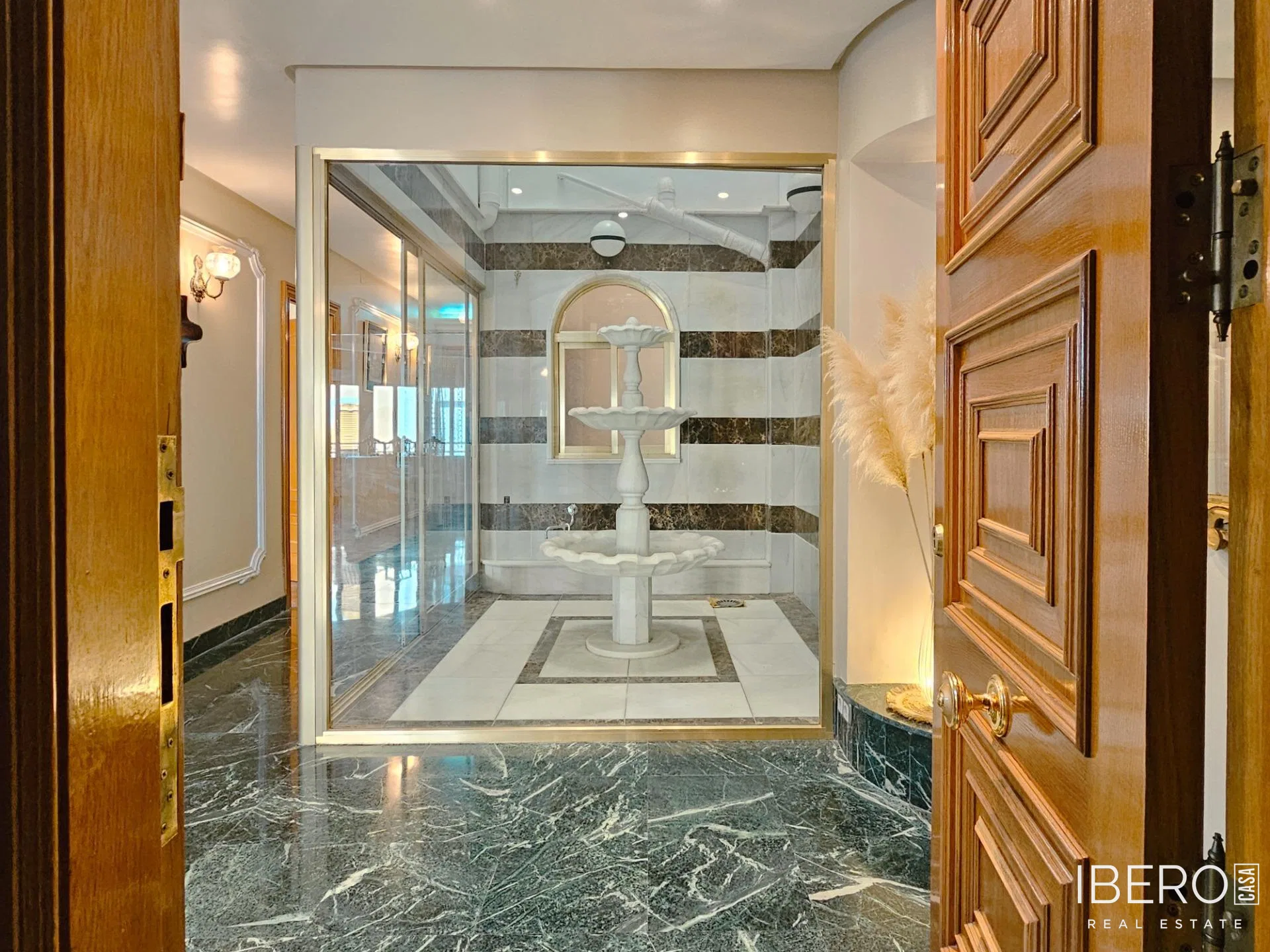 5-bedroom apartment, Oliva