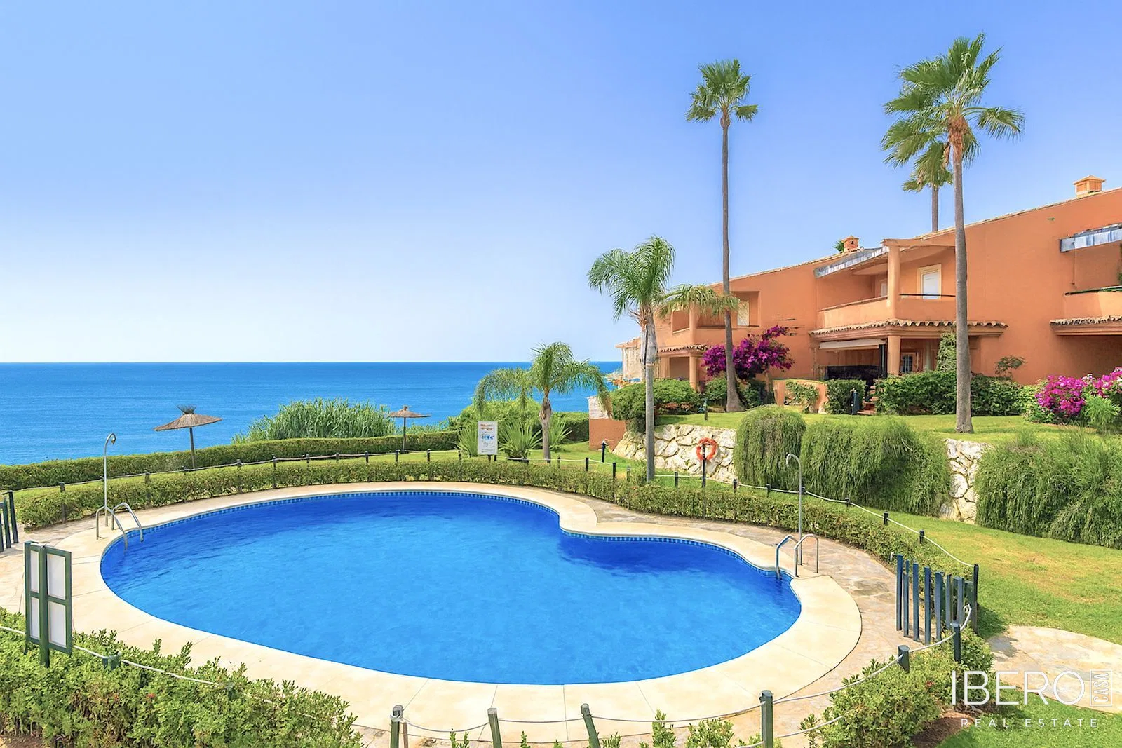 Zrekonstruovaný dům se 3 ložnicemi a výhledem na moře, Estepona
