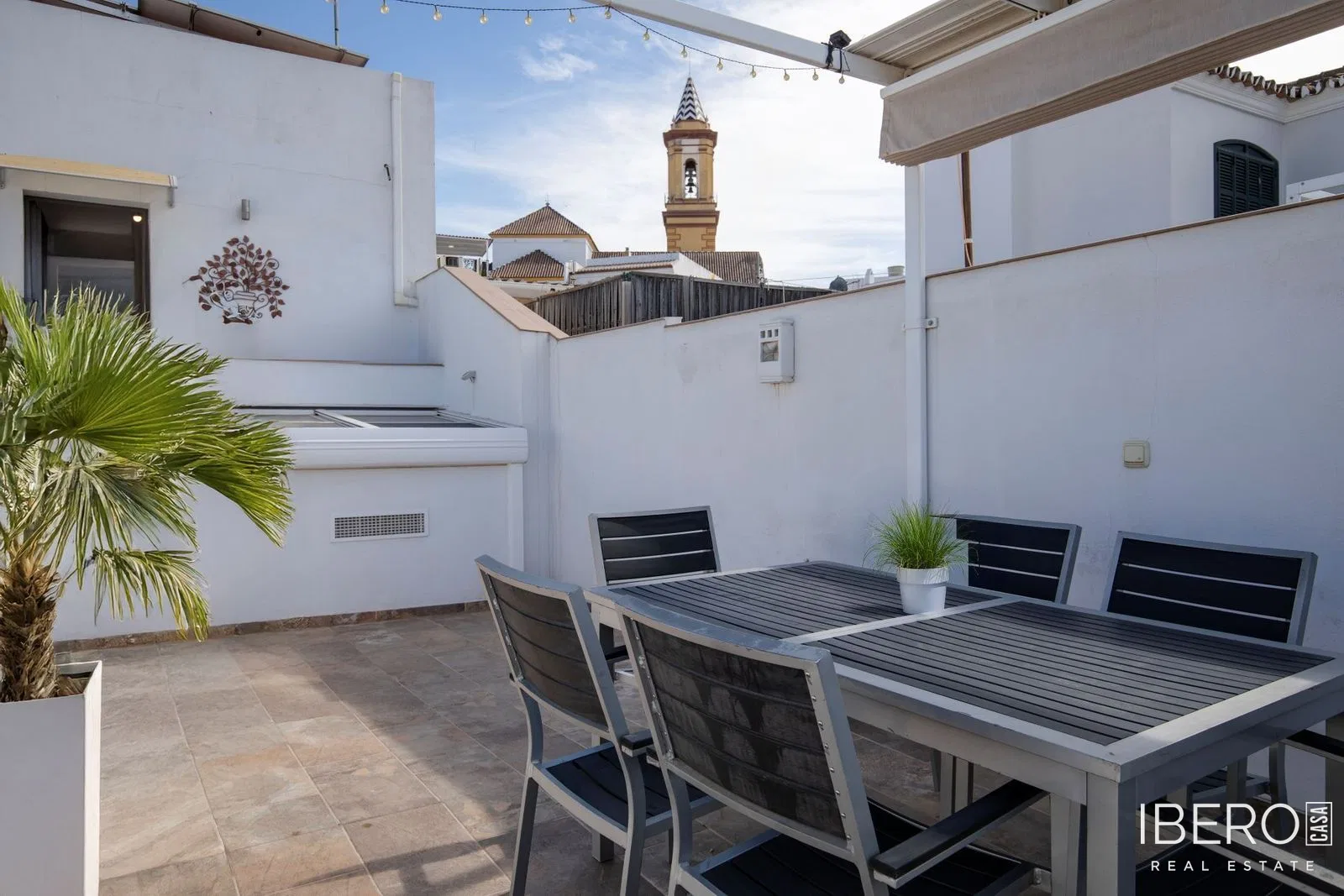 Dům se 4 ložnicemi kousek od mariny, Estepona