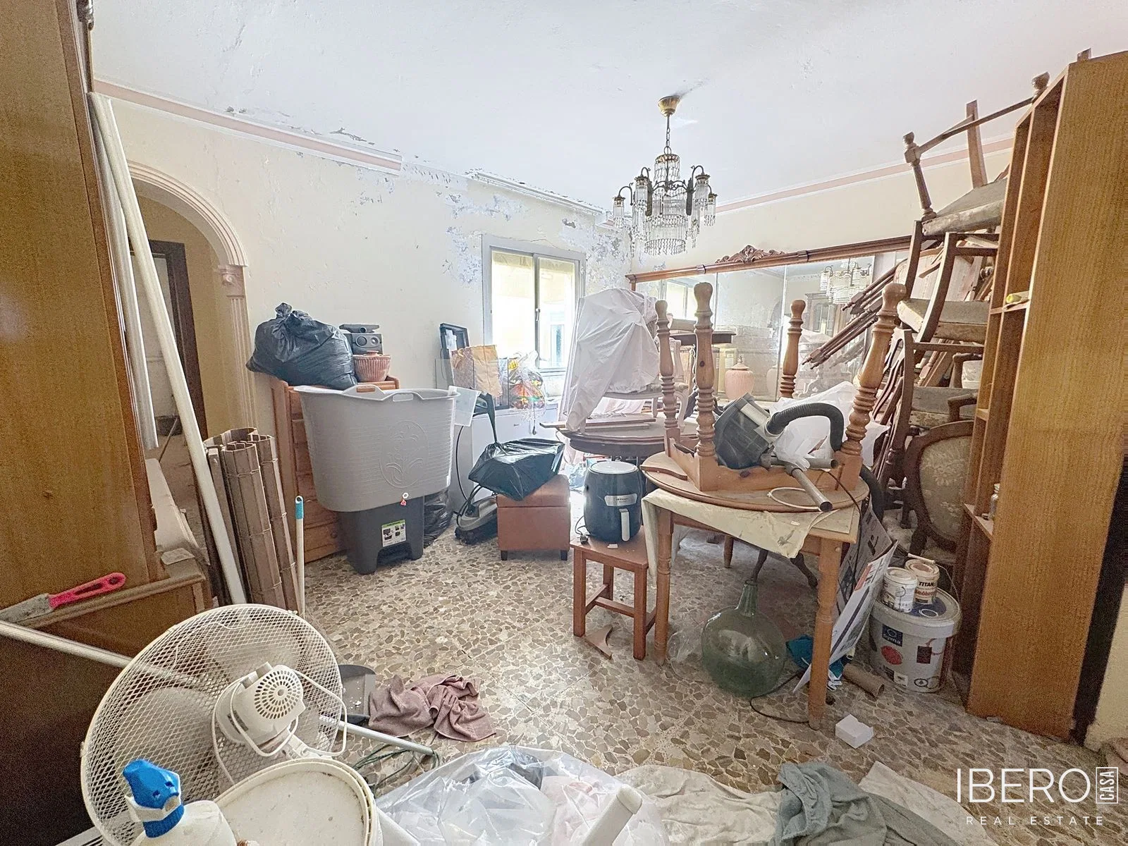 Původní dům s 5 ložnicemi a střešní terasou, Estepona